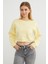 3 Iplik Kalp Aksesuarlı Crop Sweatshirt 1