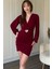 Balon Uzun Kollu Aksesuar Detaylı Kemerli Mini V Yaka Bordo Elbise 1