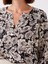 Yeni Sezon Kaçık Yaka Çiçekli Uzun Kollu Kadın Bluz 4