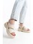 Yüksek Topuk Cilt Üstü Kapalı Yazlık Kadın Dolgu Topuk Krem Sandalet Ayakkabı 1