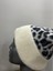 Kadın Yumuşacık Leopar Desenli Akrilik Kumaş Saçaklı Tüylü Bere – Sıcak Tutucu Kışlık Şapka 2