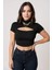 Kadın Siyah Göğüs Dekolteli Yarım Kollu Cut Out Crop Top Bluz – Şık, Rahat ve Kolay Kombinlenebilir 2