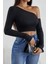 Kadın Siyah Tek Omuz Detaylı Uzun Kol Crop Top Bluz – Şık, Rahat ve Kolay Kombinlenebilir 5