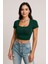Kadın Yeşil Yarım Kol Düz Yaka Crop Top Bluz – Şık, Rahat ve Kolay Kombinlenebilir 2