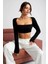 Kadın Siyah Uzun Kol Göğüs ve Sırt Dekolteli Crop Top Bluz – Şık, Rahat ve Kolay Kombinlenebilir 2