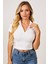 Kadın Beyaz Yarım Fermuarlı ve Kısa Kollu Crop Top Bluz – Şık, Rahat ve Kolay Kombinlenebilir 2