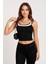 Kadın Beyaz Siyah Çift Renk Çapraz Askılı Crop Top Bluz – Şık, Rahat ve Kolay Kombinlenebilir 3