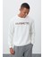 Ekru Yazı Nakışlı O Yaka Rahat Form İçi Polarlı Erkek Sweatshirt - 88020 11