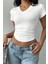 Kadın Beyaz V Yaka Oval Etek Slim T-Shirt 3