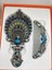 Metal Tavus Kuşu Tüyü Desenli El Aynası ve Tarak Seti (17 x 7.5 Cm) 2