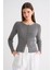 6931 Kadın Düğmeli Fitilli Triko Hırka Gri 4