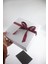 Beyaz Boş Hediye Kutusu Bordo Kurdeleli Kutu Yılbaşı Kutu 21 cm x 21 cm x 9.4 cm 2