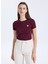 Yuvarlak Yaka Baskılı Kırmızı Kadın T-Shirt Mini Triangle Kadın Slim Fit T-Shir 1
