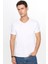 Erkek Slim Fit Dar Kesim Pamuklu Yumuşak Dokulu Likralı Esnek Kumaş Düz Basic Beyaz V Yaka Tişört 2