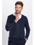 Erkek Standart Fit Normal Kesim Yumuşak Dokulu Tüylenmeyen Lacivert V Yaka Triko Kazak 2