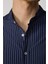 Slim Fit Uzun Kollu Hakim Yaka Pamuklu Kolay Ütü Çizgili Erkek Lacivert Gömlek 4