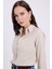 Kadın Slim Fit Dar Kesim Vücuda Oturan Uzun Kollu Açık Bej Basic Gömlek 2