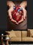 Ellerde Tutulan Kalp Anatomisi Dekoratif Kanvas - Mdf Ahşap Tablo 2