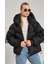 Kadın Yandan Cepli Kapüşonlu Kısa Şişme Mont 1