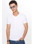 Erkek Slim Fit Dar Kesim Pamuklu Yumuşak Dokulu Likralı Esnek Kumaş Düz Basic Beyaz V Yaka Tişört 1