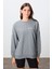 Gri Melanj Kompakt Pamuklu Kalın Pürüzsüz Dokulu O Yaka Oversize Fit Kadın Sweatshirt - 97288 8