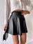 Kısa Deri Çan Etek Siyah 3