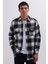 Erkek Slim Fit Dar Kesim Çift Cepli Kapaklı Spor Yaka Kareli Oduncu Gömlek 2