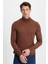 Erkek Slim Fit Dar Kesim Yumuşak Dokulu Tüylenmeyen Kahverengi Yarım Balıkçı Yaka Triko Kazak 1