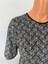 Kadın Siyah Gri U Yaka Kısa Kollu Desenli Yırtmaçlı Dokuma Viskon Anne Penye Tişört 3
