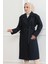 Kaşe Kaban – Uzun Boy Kruvaze Yaka Kuşaklı Tesettür Kaşe Kışlık Kaban, Astarlı Şık Yünlü Dokuma Oversize Rahat Kalıp Cepli Düğmeli Modern Kap Modeli - Lacivert 4