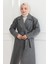 Kaşe Kaban – Uzun Boy Kruvaze Yaka Kuşaklı Tesettür Kaşe Kışlık Kaban, Astarlı Şık Yünlü Dokuma Oversize Rahat Kalıp Cepli Düğmeli Modern Kap Modeli - Gri 3