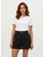 Geniş Pensli Şort 1