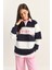 Kadın Polo Yaka Nakışlı Çizgili Sweatshirt 3