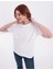 Farklı Boyutlarda Inci Işlemeli Normal Kalıp Beyaz Basic T-Shirt 4