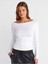 Büzgülü Kayık Yaka Kadın Bluz Beyaz Uzun Kol %94 Pamuk %6 Elastan Standart Kalıp 5
