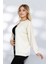 Inci Düğme ve Taş Işleme Detaylarıyla Zarif Görünüm Sunan Modern Tasarım Triko Hırka - Beyaz 1