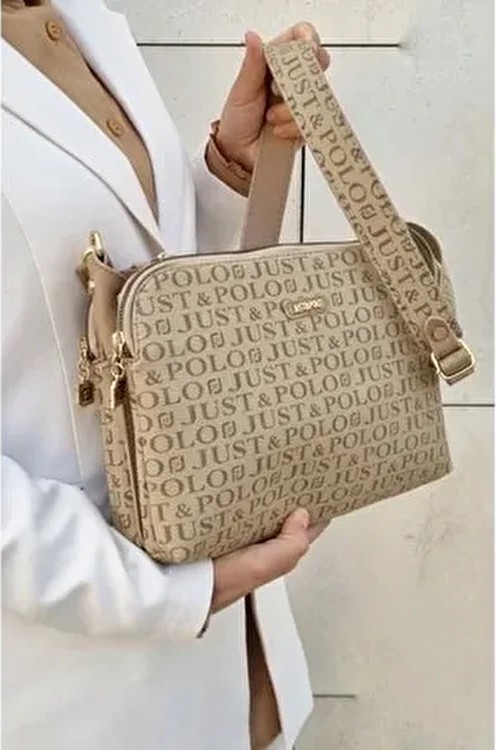 Just Polo Kadın Postacı Çantası Suni Deri Yazı Desenli Ergonomik Tasarım 2044
