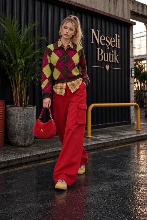 Neşeli Butik Kadın Kırmızı Kolej Tarzı Baklava Desenli Düğmeli Triko Hırka NBHT06 görsel 3