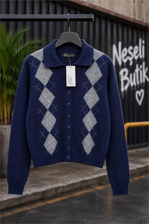 Neşeli Butik Kadın Kırmızı Kolej Tarzı Baklava Desenli Düğmeli Triko Hırka NBHT06 görsel 6