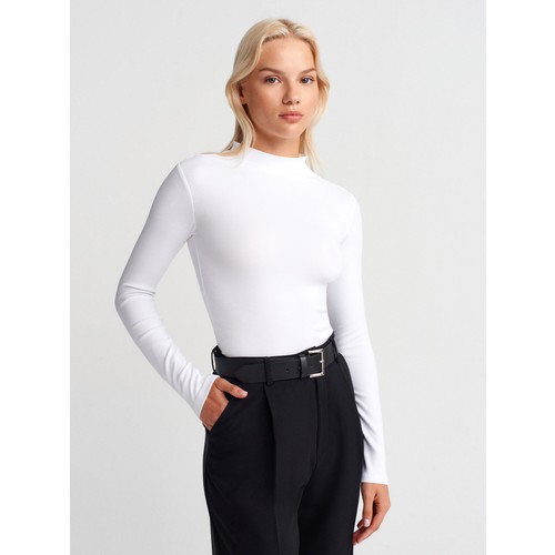 Dilvin 31433 Yarım Balıkçı Yaka Top Beyaz