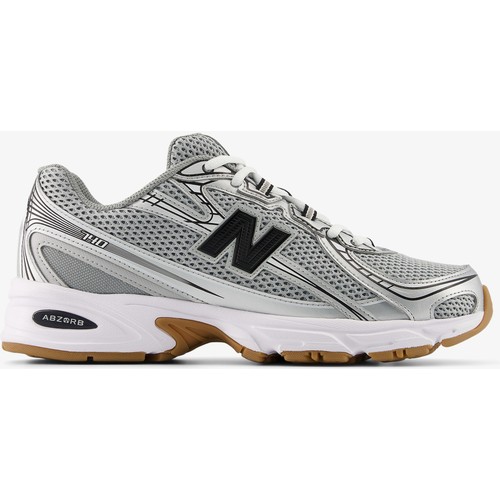 New Balance 740 Gri Spor Ayakkabı Kadınlar İçin Hafif ve Esnek Yapı ile Koşu ve Yürüyüş İçin İdeal