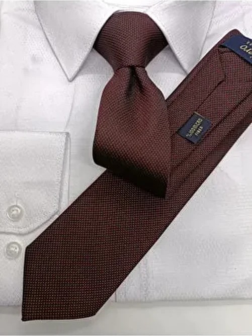 Gutiero Yeşil Kum Desenli Slim Kravat Dokuma Kumaşla Şık ve Modern Tasarım