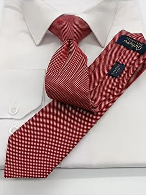 Gutiero Yeşil Kum Desenli Slim Kravat Dokuma Kumaşla Şık ve Modern Tasarım