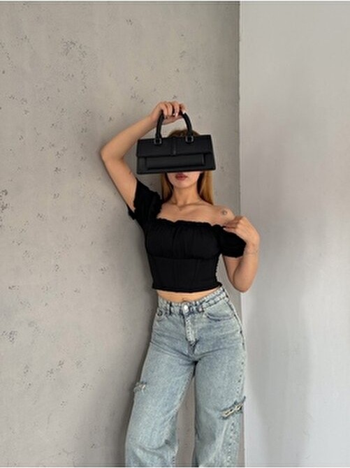 Qutta Kadın Siyah Crop Bluz Büzgülü Madonna Yaka Dalgıç Kumaş Straplez Kısa Kol L Beden görsel 5