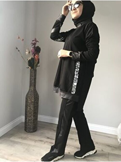 Aysun Aydemir Siyah Eşofman Takımı Harfli Şerit Detaylı Pamuklu Düz Oversize Kadın Stili