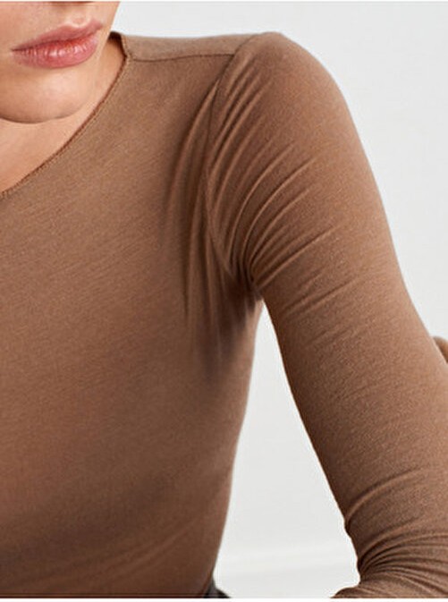 Dilvin Kayık Yaka Modal Kaşmir Slim Fit Ultra Hafif Bluz Kahverengi 32122 görsel 4