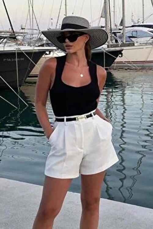 Madmext Siyah Yüksek Bel Wed Leg Pileli Kadın Mini Şort MG2537