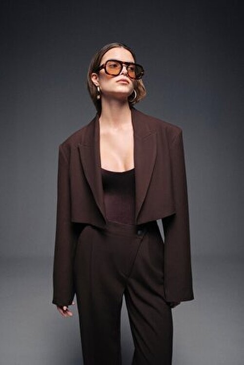 Vatkalı crop blazer ceket