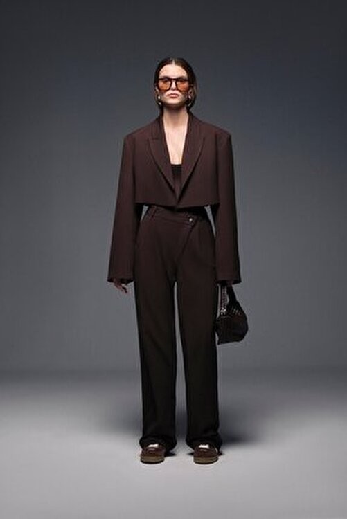 Vatkalı crop blazer ceket görsel 2