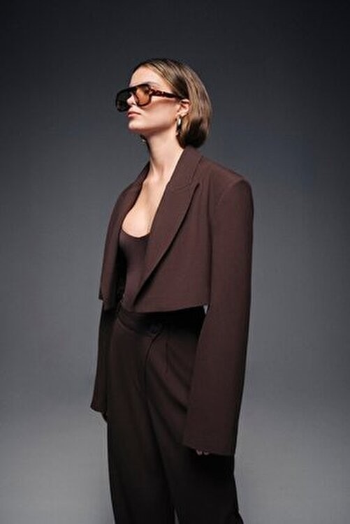 Vatkalı crop blazer ceket görsel 3
